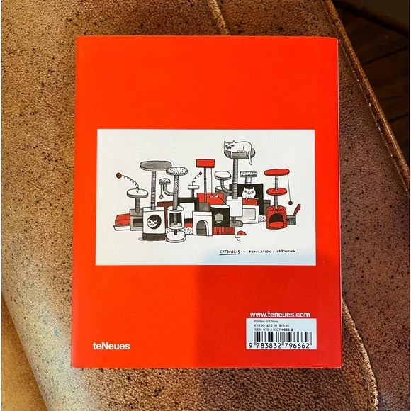 Hardback book “a cats life” by Gemma Correll EUC - Picture 2 of 2